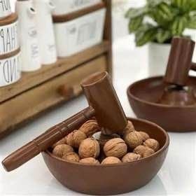 گردو شکن چکشی چوبی
